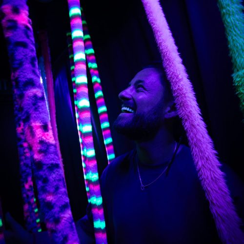 sensory-play-environment-with-glowing-spheres-at-infinity-attraction